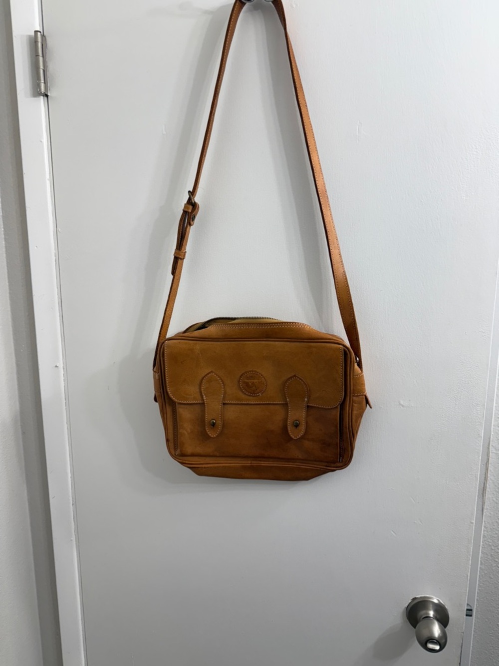 Leather Crossbody Messenger Bag - Tan